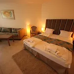 Apartament Menada