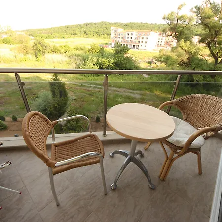 менада Апартамент